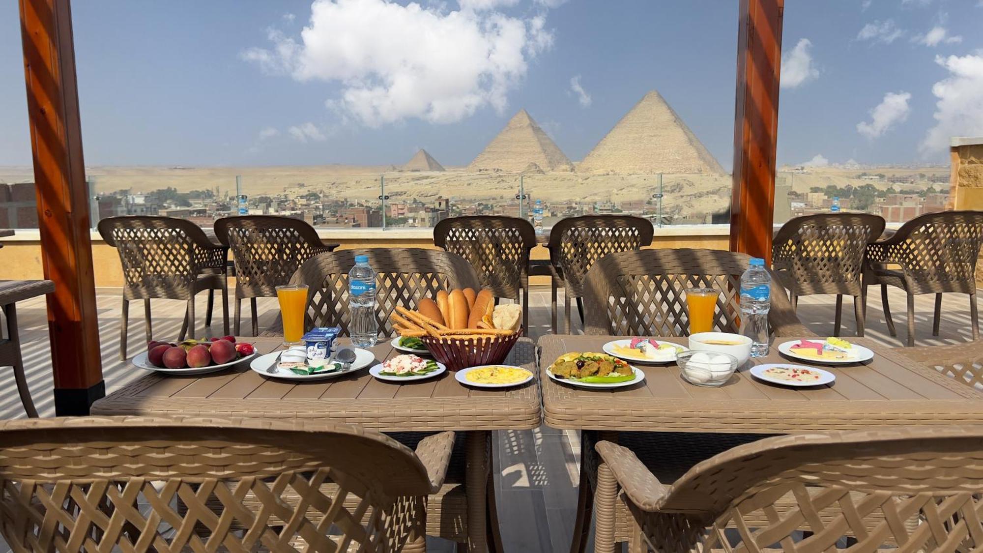 Celia Pyramids View Inn Nazlet el-Sîsi Esterno foto